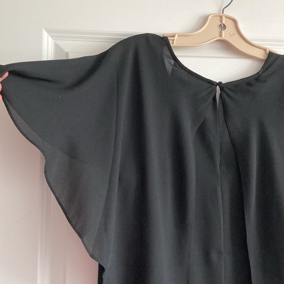 MELANIE LYNE, KATHERINE BARCLAY MONTRAEL | black batwing tiered top, size large - Picture 6 of 7